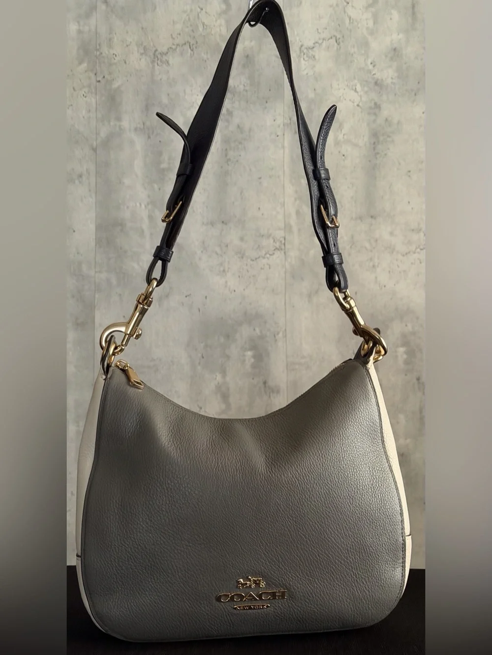 Coach Jes Colorblock Hobo Bag Gray White Pebbled Leather Shoulder Handbag F76697